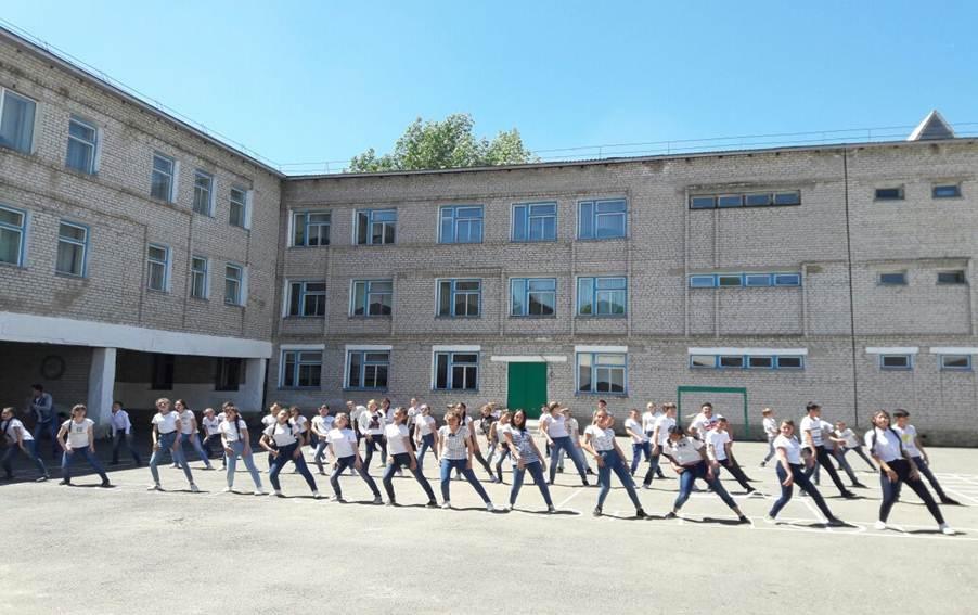 Балаға мейірімді қала» атты қалалық флэшмоб. Городской флэшмоб на тему «Балаға мейірімді қала».