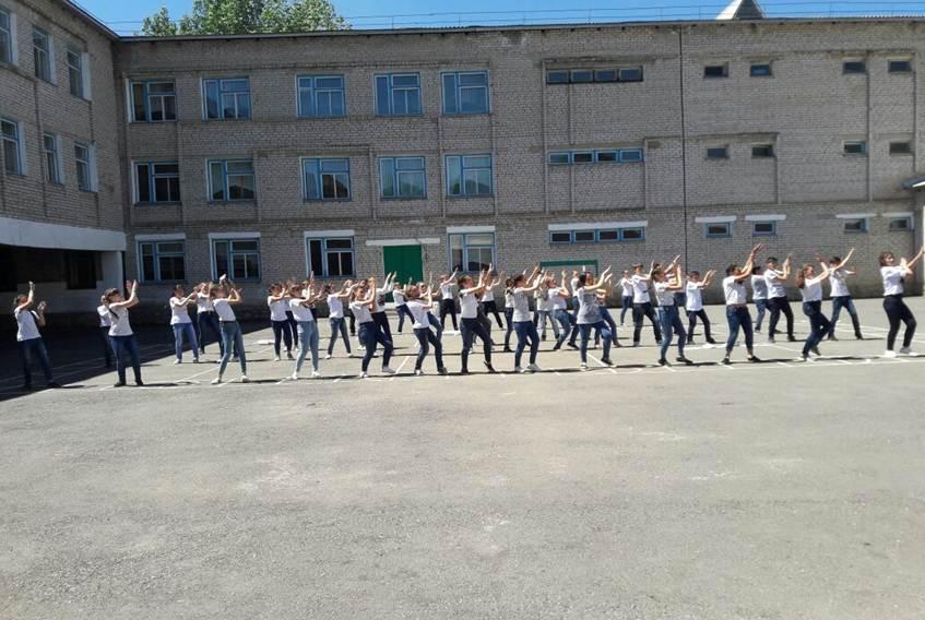 Балаға мейірімді қала» атты қалалық флэшмоб. Городской флэшмоб на тему «Балаға мейірімді қала».