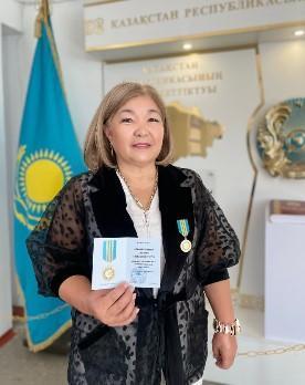 Әлеуметтік әріптестікті дамытуға қосқан үлесі үшін